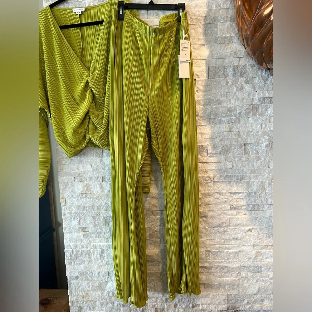 Good American Chartreuse Wide Leg Pants - Picture 8 of 16